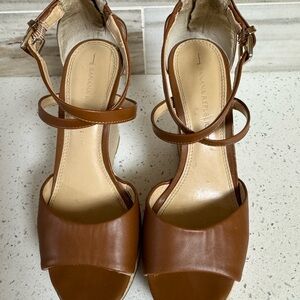 Banana Republic Tan Strappy Sandals